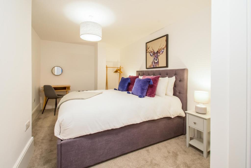 ONE MOORGATE VIEW room 4
